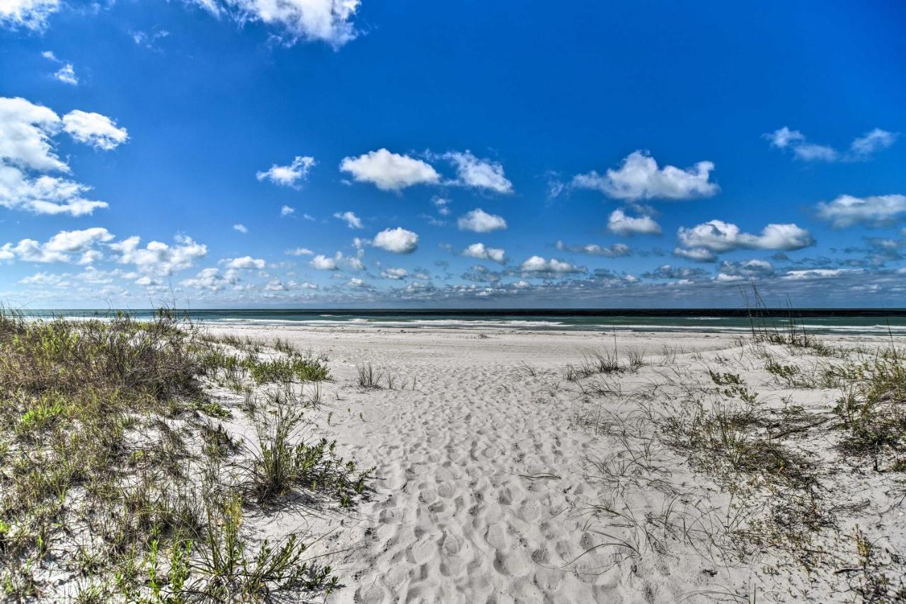 Sun-Soaked Coastal Hideaway - Steps To Beach! Clearwater Beach Eksteriør bilde